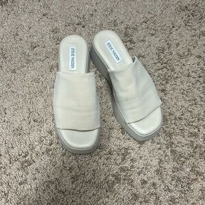Used Steve Madden sandals